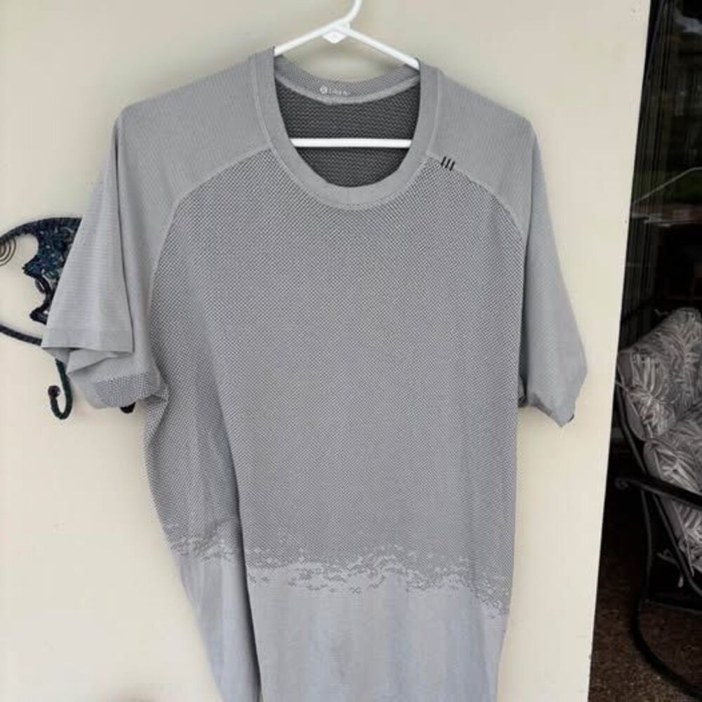 Lululemon Metal Vent Tech Short Sleeve Shirt XL